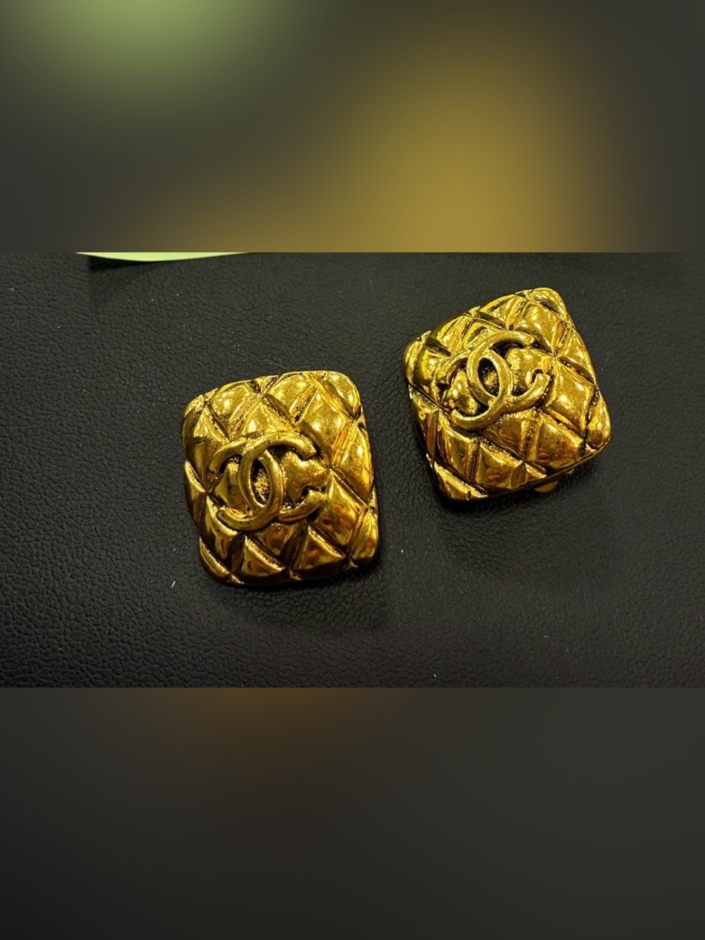 CHANEL vintage 24kgp  Quilted CC Button Earrings